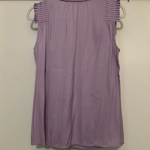 LOFT Women's Lavender Sleeveless Blouse - Picture 3 of 3